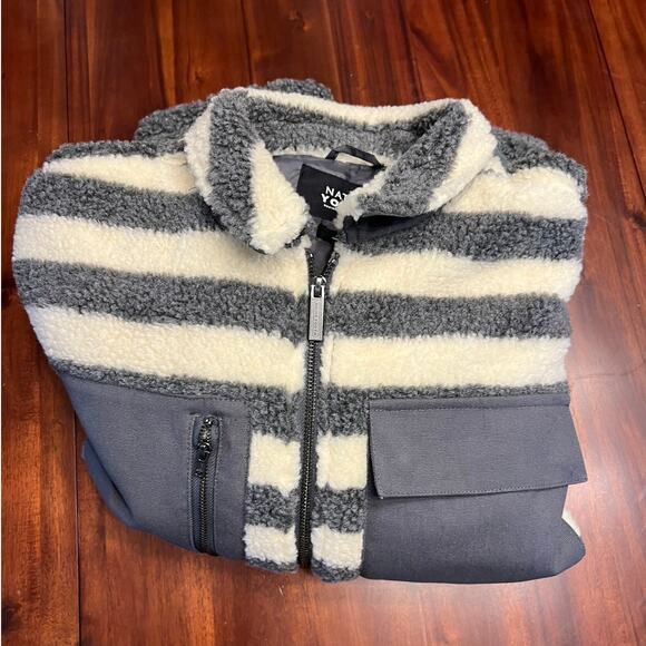 Native Youth Sherpa Gray & White Fleece Jacket, Large - Picture 5 of 5